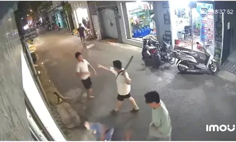 Đã xác định được 2 thanh niên cầm gậy đuổi đánh người đàn ông đến ngất xỉu ở TPHCM