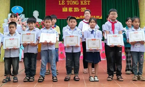 Từ 31/10, thực hiện quy định mới về khen thưởng và kỷ luật học sinh