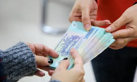 Lương cán bộ công chức viên chức nào năm 2025 sẽ được nhận theo đề xuất mới của Chính phủ có thể vượt xa mức 20.000.000 đồng/tháng?