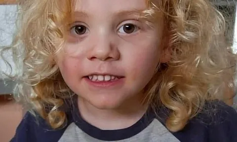 Bí ẩn nguyên nhân cậu bé 4 tuổi mất tích ngay tại trang trại của ông bà, chỉ để lại 1 vết chân