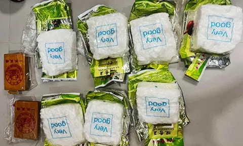 Giang hồ Tú "cơ" là ai?