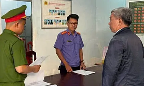 Vì sao cựu giám đốc Bệnh viện Đa khoa Bình Thuận bị khởi tố, bắt tạm giam?