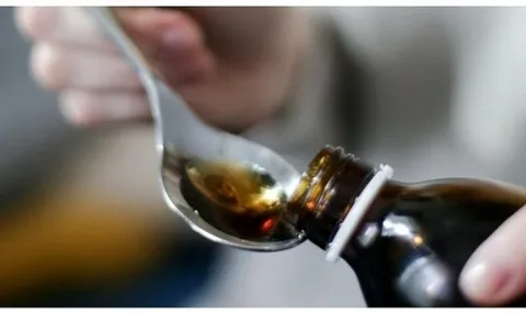 Bé trai 5 tuổi tử vong sau vài giờ dùng siro ho: Bác sĩ uống để chứng minh an toàn cũng bất tỉnh, chuyên gia nói gì?