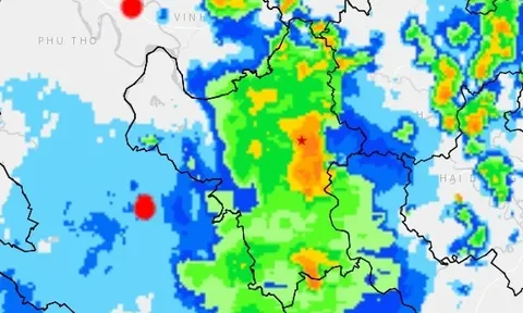 Cảnh báo mưa lớn, dông lốc và sét ở nội thành Hà Nội