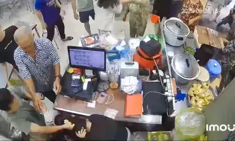 Ba người lớn đánh một cô gái 17 tuổi, còn hăm dọa tại quán ăn ở Cần Thơ: Camera đã ghi lại cơn cuồng nộ, người hành hung giãi bày