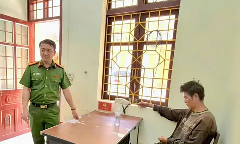 Bắt Phùng Vần Cản - nghi phạm gây án mạng vì nghi em họ bỏ bùa mình