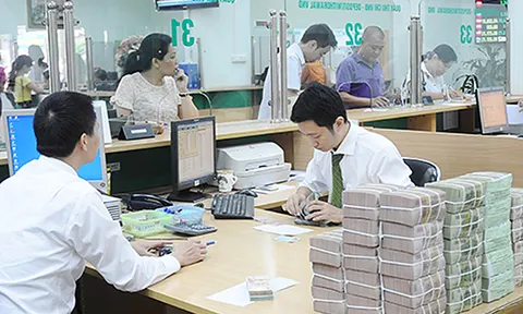 Công chức viên chức sau năm 2026 sẽ được hưởng mức lương đảm bảo không thấp hơn tiền lương hiện hưởng trong trường hợp nào?