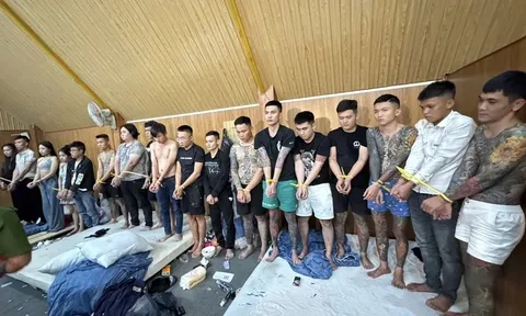 Cảnh sát ập vào homestay ở Măng Đen, phát hiện 30 nam thanh nữ tú làm chuyện động trời