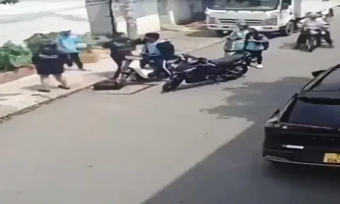 Nghi phạm đánh 2 nam sinh ở TP HCM: Bực tức vì chở bạn gái lại thấy xe máy vượt qua, nẹt pô