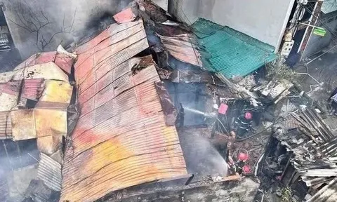 Hà Nội: Cháy lớn ngôi nhà cấp 4 trong ngõ, 1 người tử vong thương tâm, nhân chứng nói gì?