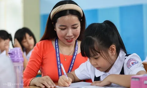 Toàn bộ giáo viên sẽ được hỗ trợ 15.600.000 đồng/người (không tính vào lương) trong 1 năm khi trực tiếp giảng dạy trong các cơ sở giáo dục mầm non ngoài công lập theo Nghị quyết 22 ra sao?