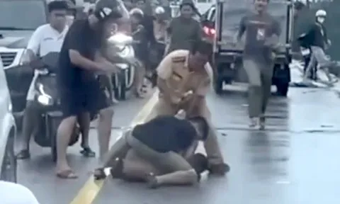 Một CSGT ở Huế bất ngờ bị thanh niên lao vào đánh đấm: Hé lộ nguồn cơn