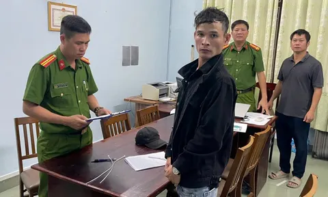 Bắt quả tang đối tượng Huỳnh Thanh Vũ làm điều này