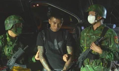 Chủ xe Kia Carnival màu nâu, biển số 63A-188.47 chở 45kg ma túy và súng đã lên nòng là ai?