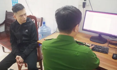 Cảnh sát ập vào phát hiện 6 nam, 4 nữ làm chuyện "động trời" trong rạp đám cưới