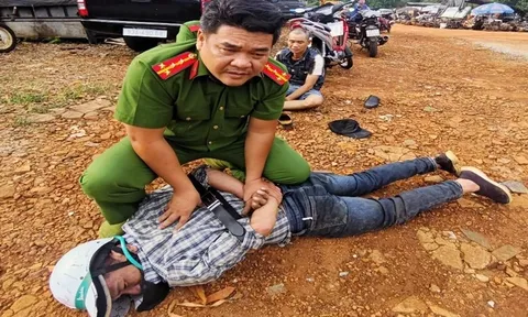 Bắt Lê Văn Hậu, sững sờ về lý lịch bất hảo