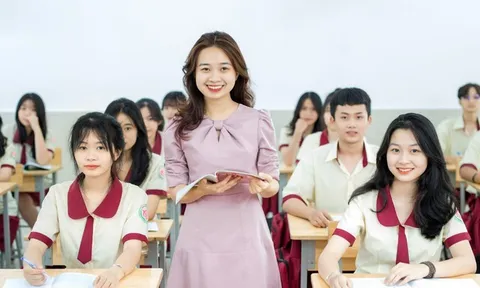 Từ 01/2026 tăng lương sàn lên mức 30,7% (tính theo mức lương cơ sở 2,340,000 đồng) cho giáo viên THPT, TH, THCS cao cấp (hạng I cũ) ở bậc thấp nhất ra sao tại dự thảo Thông tư?