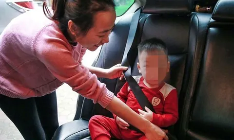 Quy định ghế trẻ em trên ô tô 2026? Từ 1/1/2026 ô tô cá nhân phải có thiết bị an toàn khi chở trẻ em, nếu không bị phạt thế nào?