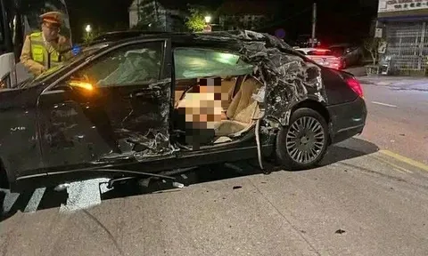 Mercedes Maybach phóng "như tên bắn" đâm xe khách đỗ ven đường, 1 người tử vong: Nhân chứng nói gì?