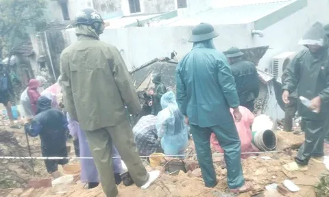 Thương tâm: Hai vợ chồng già trong căn nhà bị vùi lấp bởi sạt lở, một người đã không qua khỏi