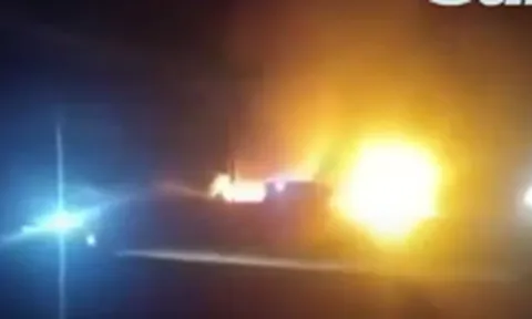 Clip: Thương tâm 45 người tử vong khi xe buýt đâm vào xe chở dầu rồi bốc cháy dữ dội