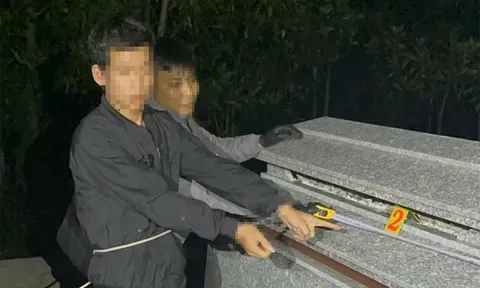 Giấu 2.000 viên ma túy trong một ngôi mộ, các đối tượng quanh co thế nào?