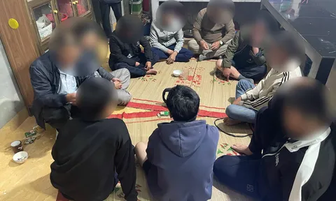 Công an tuần tra phát hiện bí mật choáng váng trong nhà dân lúc 0h