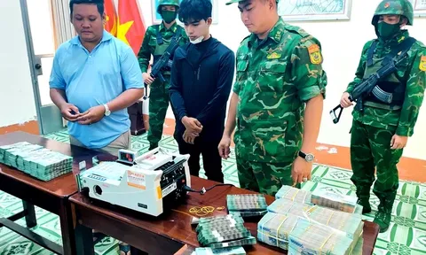 Danh tính thanh niên ôm thùng tiền hơn 7 tỉ đồng định qua biên giới