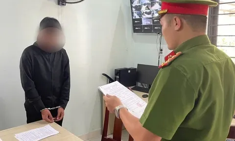 Rủ bé gái 14 tuổi uống rượu rồi thực hiện hành vi hiếp dâm, hai thanh niên vừa bị bắt là ai?