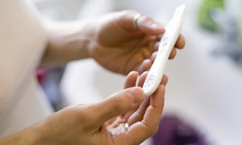 Mừng rỡ khi bạn gái có thai, tôi giục cưới thì cô ấy kiên quyết từ chối