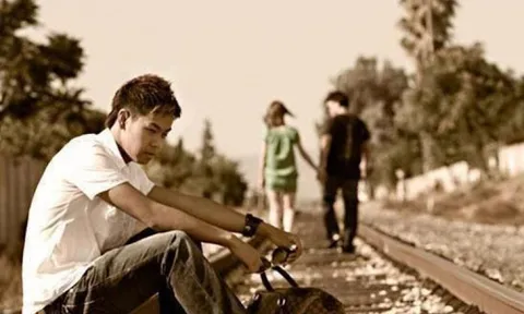 Khi tôi không thể sinh, anh chọn cách im lặng rời đi, mang theo cả giấc mơ làm cha của mình