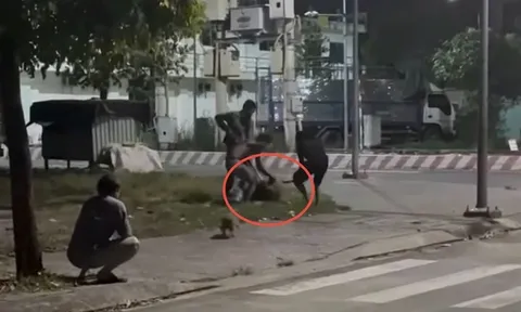 Vụ ngồi trên vỉa hè, người đàn ông bị hành hung: Công an lấy lời khai nhân chứng