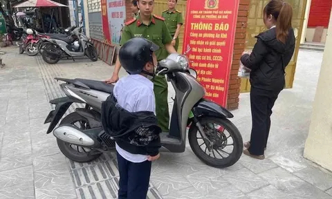 Con khóc không chịu đi học, mẹ chở thẳng tới... đồn công an, cái kết ngỡ ngàng