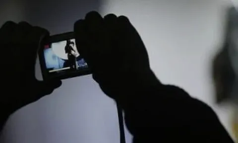 Đăng ảnh, clip, phim 18+ lên mạng xã hội Twitter, Telegram,... có bị truy cứu trách nhiệm hình sự không?