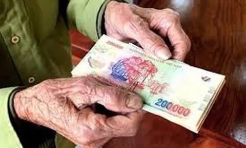 Chi tặng 1.000.000 đồng tiền mặt vào dịp Tết Nguyên đán Bính Ngọ 2026 theo Nghị định 83 cho đảng viên công tác ở đâu và có bao nhiêu năm tuổi đảng?