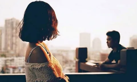 Chồng cũ đến mừng sinh nhật con gái, thấy chiếc xe anh đi, tôi ngã quỵ