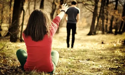 Gặp bạn gái của tình cũ để xin "nhả ra cho tôi ngậm lại", cô gái nhận cái kết tủi nhục không ngờ