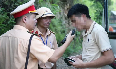 Nếu chỉ hôn một người say rượu mà thổi lên nồng độ cồn thì phải làm như thế nào để "giải oan"?