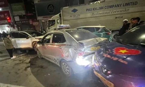 Hà Nội: Hiện trường rùng mình vụ nữ tài xế lái ôtô ngược chiều gây tai nạn liên hoàn với nhiều xe trên đường Quang Trung