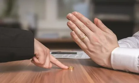 Sau lần ly hôn thứ 2 với chồng cũ, tôi nhẹ nhõm khi đọc một tin nhắn 3 từ của anh