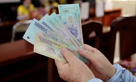 Thực hiện cải cách tiền lương cho CBCCVC và LLVT đến năm 2030 khu vực công, doanh nghiệp theo Nghị quyết 27, cụ thể ra sao?