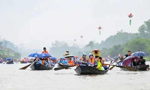 Hành động xấu xí của một lái đò chùa Hương