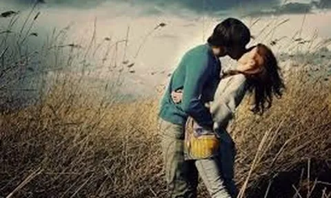 35 tuổi yêu lần đầu, tôi chết sững khi biết sự thật trần trụi về người sẽ “đầu gối tay ấp”