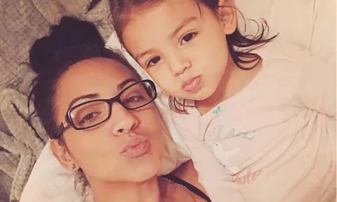 Trẻ trung xinh đẹp nõn nà như gái 18, bà ngoại U50 đau đầu vì liên tục bị trai trẻ làm phiền