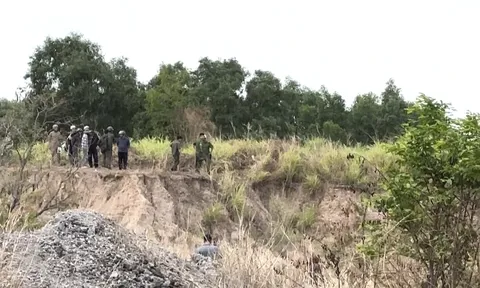 Phát hiện thi thể nam giới mất cánh tay phải trong khu đất trống ở TPHCM: Hiện trường có gì?