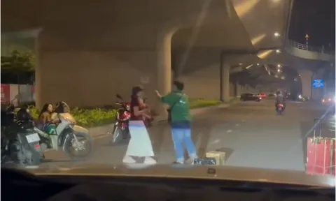 Người đàn ông đập phá đồ của khách trước nhà ga T3 Tân Sơn Nhất