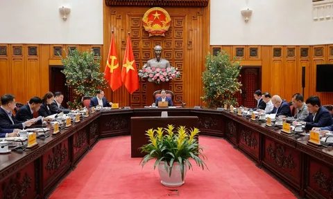 Thủ tướng yêu cầu sử dụng ngay Quỹ bình ổn giá xăng dầu, dứt khoát không để thiếu năng lượng