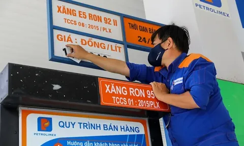 Giá xăng dầu Petrolimex ngày 12/3/2026 giảm còn bao nhiêu tiền một lít?