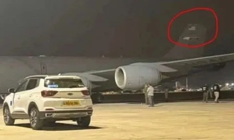 Hình ảnh nghi "máy bay tiếp dầu Mỹ gãy đuôi" sau tai nạn gần Iran