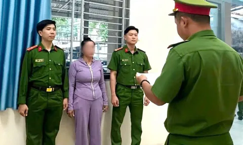 Cảnh sát ập vào quán cà phê T&T, bắt quả tang 2 cặp nam nữ đang làm chuyện động trời, danh tính ngỡ ngàng